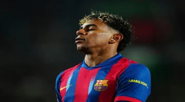 اعتذار مفاجئ.. لامين جمال يصدم ليفاندوفسكي بتصرف غير متوقع بعد هدفه في المباراة